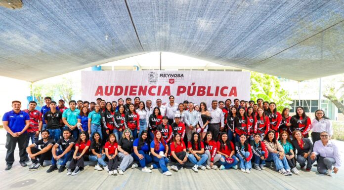 Mantiene Carlos Peña Ortiz contacto con la comunidad universitaria