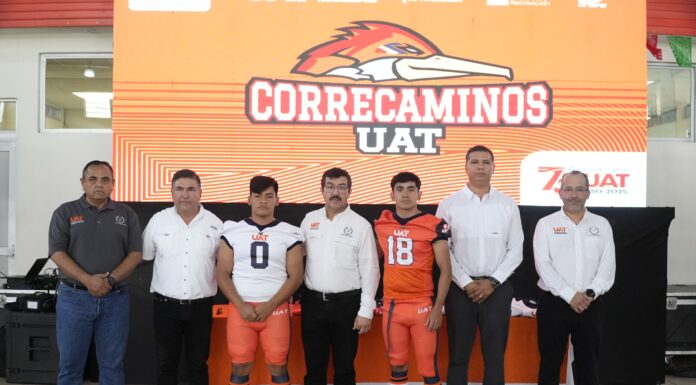 Entrega rector uniformes a Correcaminos UAT de la Liga Mayor ONEFA