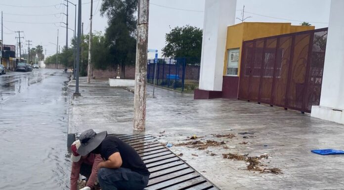 Trabaja COMAPA en mantenimiento de pluviales para prevenir encharcamientos