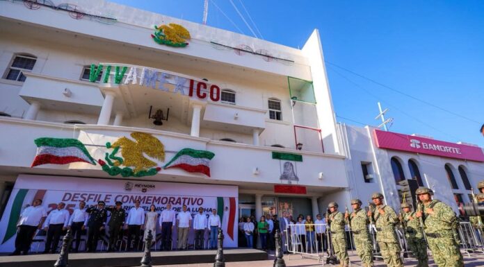 Apreciaron familias colorido Desfile Cívico-Militar del 215 Aniversario de la Lucha por la Independencia en Reynosa