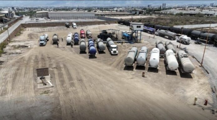 Detienen a funcionarios y empresarios por huachicol en Tampico