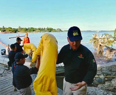 Despliega Pemex más de 80 unidades terrestres y fluviales en operativo de limpieza y remediación en el río Pantepec, Veracruz