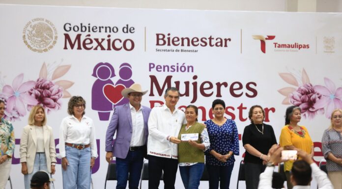Entrega Américo tarjetas de Pensión Mujeres Bienestar; llegará a 93 mil tamaulipecas