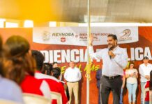 Dialogan universitarios con Carlos Peña Ortiz en la Audiencia Pública Juvenil