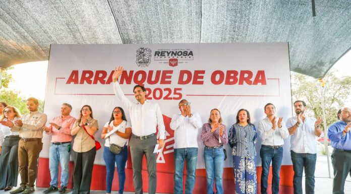 Dio Carlos Peña Ortiz banderazo a rehabilitación de la plaza en la Benito Juárez