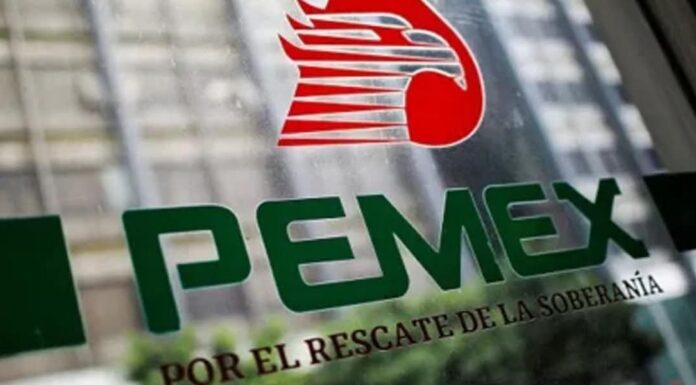 Pemex continúa realizando labores de recuperación de hidrocarburo en el río Pantepec, Veracruz