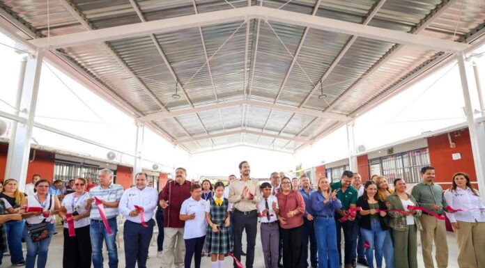 Entregó Carlos Peña Ortiz Techumbre Metálica a la escuela primaria Aquiles Serdán