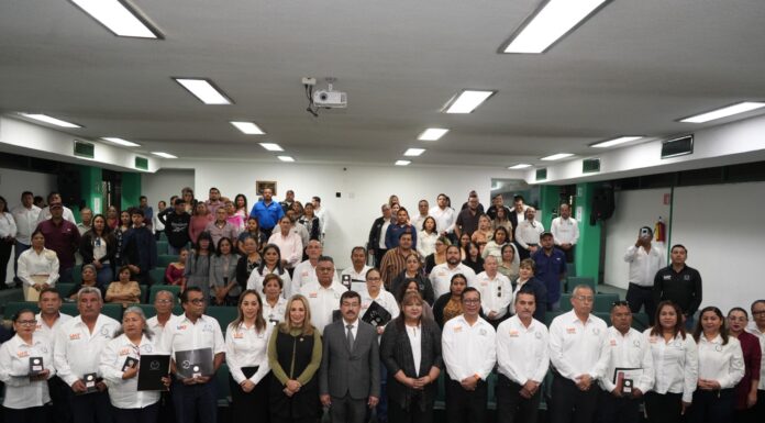 Preside rector homenaje al personal jubilado del SUTUAT