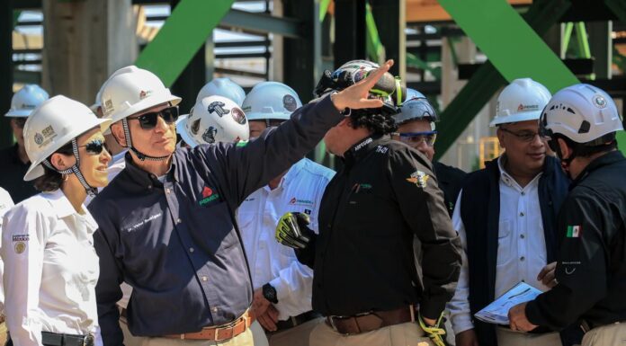 Supervisan titulares de SENER, Pemex y CFE montaje del reactor de hidrotratamiento en la Refinería de Salina Cruz