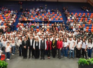 Entrega la UAT reconocimientos a estudiantes del CeINA