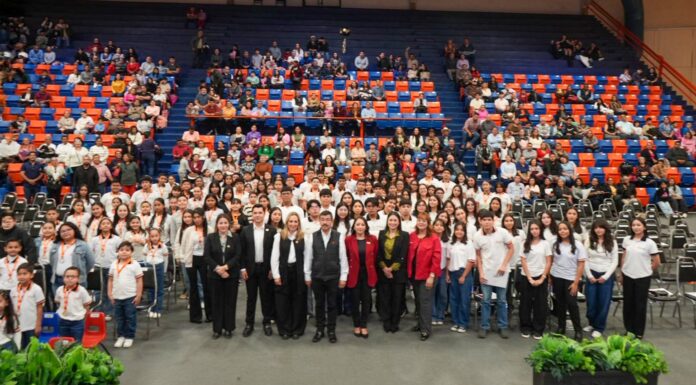 Entrega la UAT reconocimientos a estudiantes del CeINA