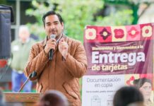 Entregaron Alcalde de Reynosa y Coordinador de Becas las tarjetas Rita Cetina