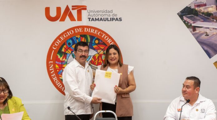 Reconoce rector la excelencia académica de egresados UAT en el EGEL
