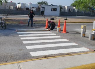 Pinta Gobierno Municipal de Reynosa cruce peatonal escolar