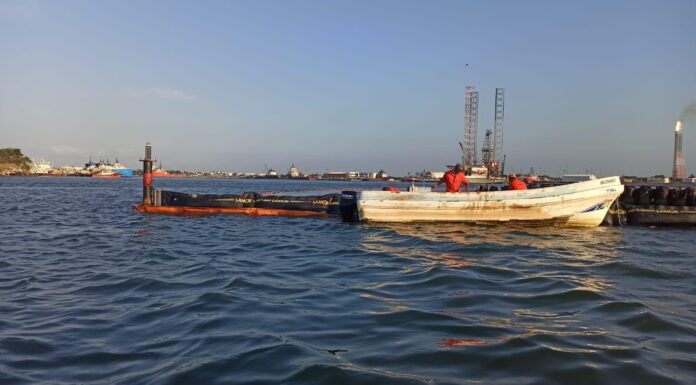 Reporta Petróleos Mexicanos avances en limpieza de hidrocarburo en la zona de Dos Bocas, Tabasco