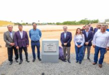 Develó Carlos Peña Ortiz primera piedra del Multicomercial Reynosa con Estiben Handal Dabdoub
