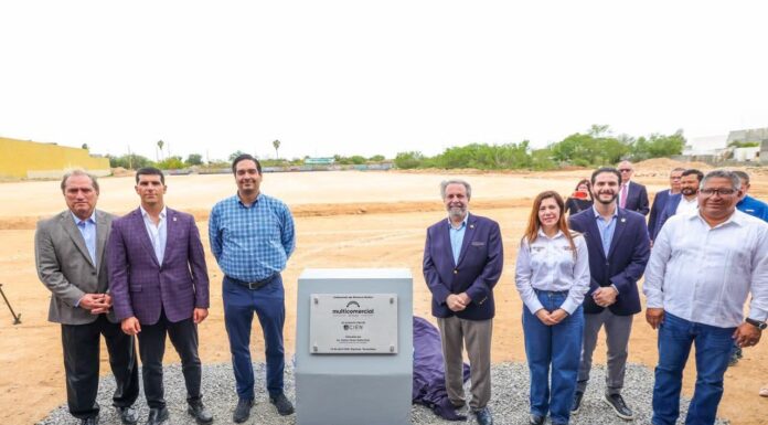 Develó Carlos Peña Ortiz primera piedra del Multicomercial Reynosa con Estiben Handal Dabdoub
