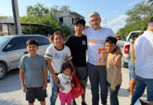 Juan Carlos Zertuche lleva el «Mercadito Naranja» al fraccionamiento Campanario