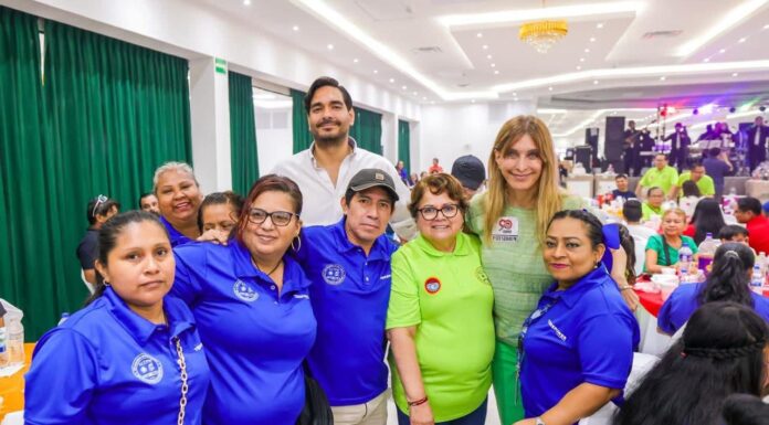 Felicitó Carlos Peña Ortiz a trabajadores en su convivio del Día del Trabajo