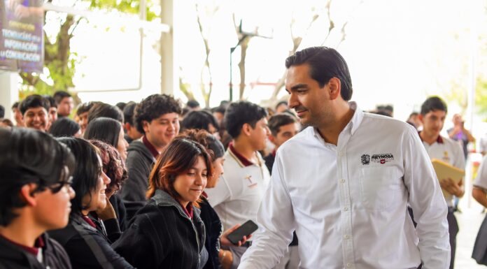 Reconoce comunidad estudiantil a Carlos Peña Ortiz por fortalecer educación en Reynosa