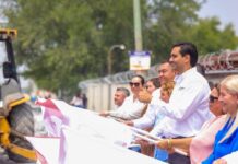 Dio Carlos Peña Ortiz banderazo a pavimentación de la calle 2 de Febrero en La Presa