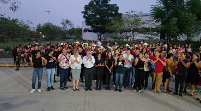 Lleva Antorcha alegría a madres de familia de la colonia Vamos Tamaulipas