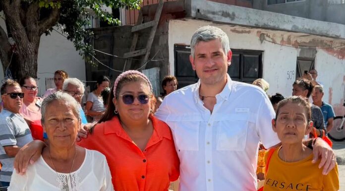 JUAN CARLOS ZERTUCHE LLEVA EL MERCADITO NARANJA A LA COLONIA CARLOS CANTÚ