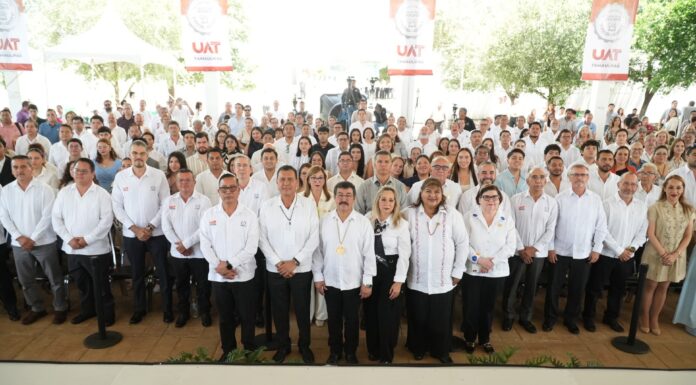 En homenaje solemne reconoce la UAT trayectoria de 215 docentes
