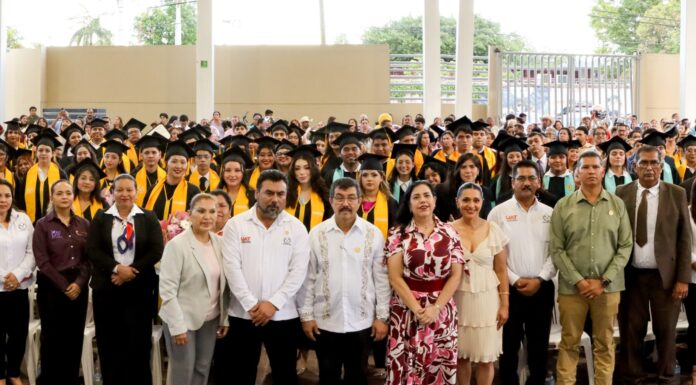Entrega la UAT en la UAM-Mante nuevos profesionales de la salud y la educación