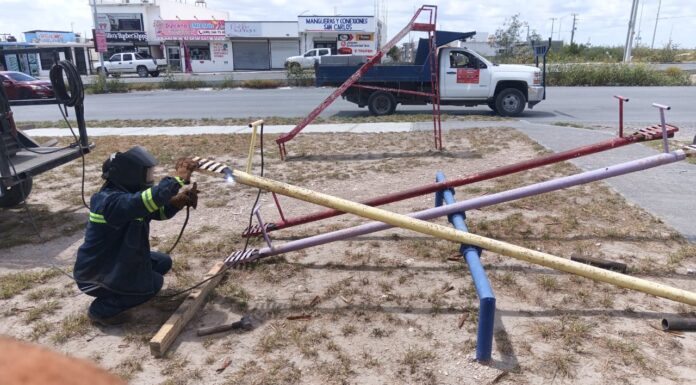 Rehabilitó Gobierno Municipal de Carlos Peña Ortiz juegos infantiles en Hacienda del Sol