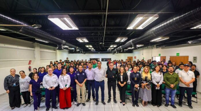 Dialogó Carlos Peña Ortiz con estudiantes de la Universidad Valle del Bravo con «Acción y Conciencia»