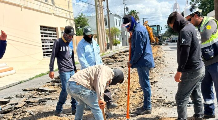 Trabaja COMAPA en reparación de caídos en la colonia Anzaldúas
