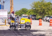 Supervisó Carlos Peña Ortiz bacheo en Rincón de las Flores