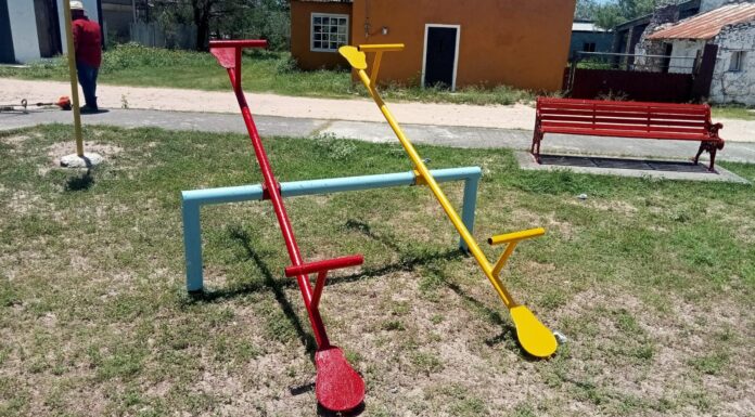 Devuelve Carlos Peña Ortiz vida y color a la plaza de Congregación Garza con trabajo de rehabilitación