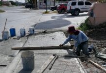 Rehabilita Gobierno de Reynosa banqueta peatonal en Calle Cuarta de la colonia Ribereña