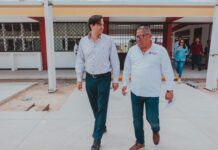 Supervisan Carlos Peña Ortiz y Eduardo López Arias construcción de techumbre en secundaria de Reynosa