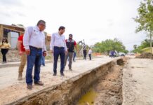 Supervisa gobierno de Reynosa el avance de obra de alcantarillado sanitario en la colonia Burocrática.