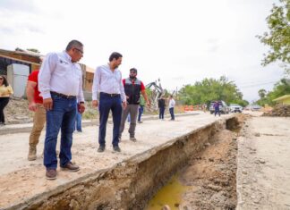Supervisa gobierno de Reynosa el avance de obra de alcantarillado sanitario en la colonia Burocrática.
