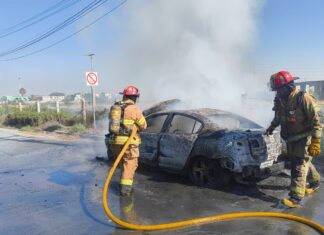 Atendió Gobierno Municipal incendio de vehículo en colonia Vista Hermosa