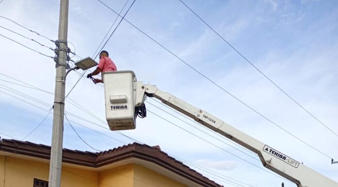 Atendió Servicios Públicos de Reynosa alumbrado en la colonia Francisco Sarabia
