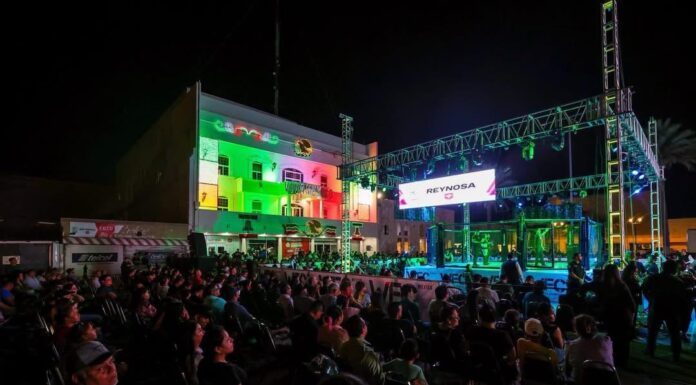Vivieron reynosenses noche histórica de la WFC México con el Alcalde Carlos Peña Ortiz